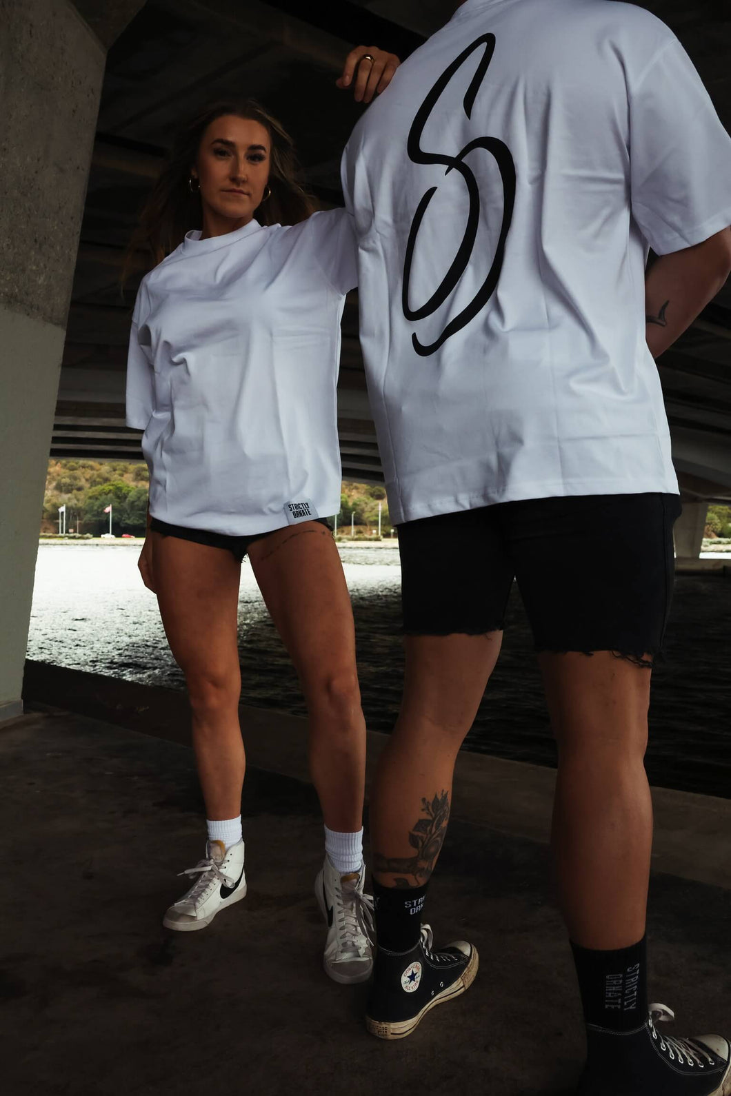 WHITE BIG LOGO TEE